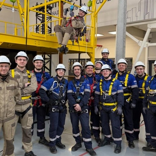 Специалисты ООО «ПриборАвтоматика» отработали навыки безопасной работы на высоте